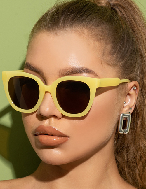 Fashion Yellow Frame Whole Tea Resin Round Sunglasses