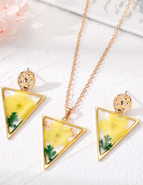 Fashion Triangle Small Yellow Flower Set Resin Epoxy Dried Flower Necklace And Earrings Set