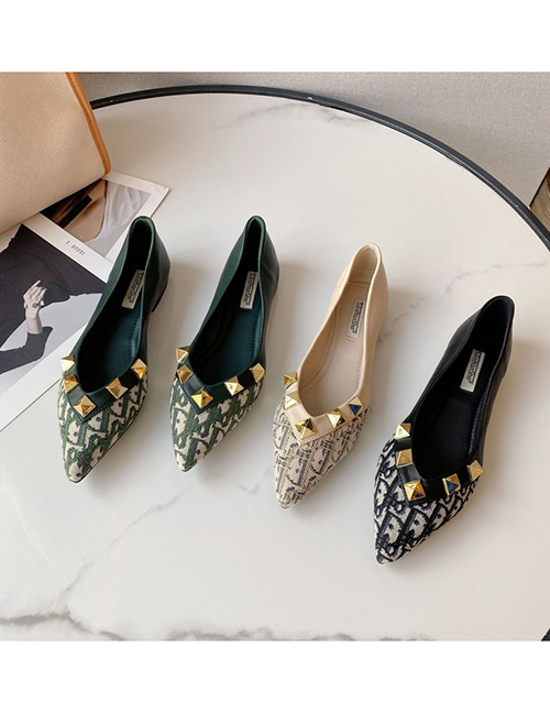 Fashion Green Pointed Toe Soft Sole Shoes With Rivets