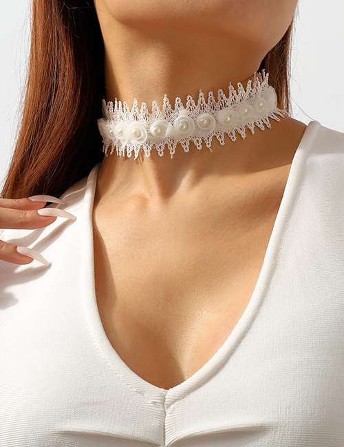 Fashion White Lace Pearl Collar