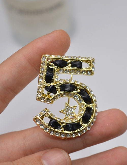 Fashion Gold Alloy Diamond Star Leather Wrapped Number Brooch