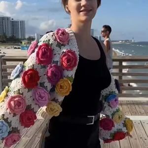 Fashion Black Three-dimensional Floral Knitted Sweater Cardigan