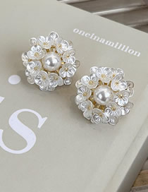 Fashion White Pearl Shell Flower Stud Earrings