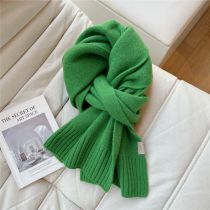 Fashion 5 Small Leather Labels Green Solid Color Knitted Leather Scarf